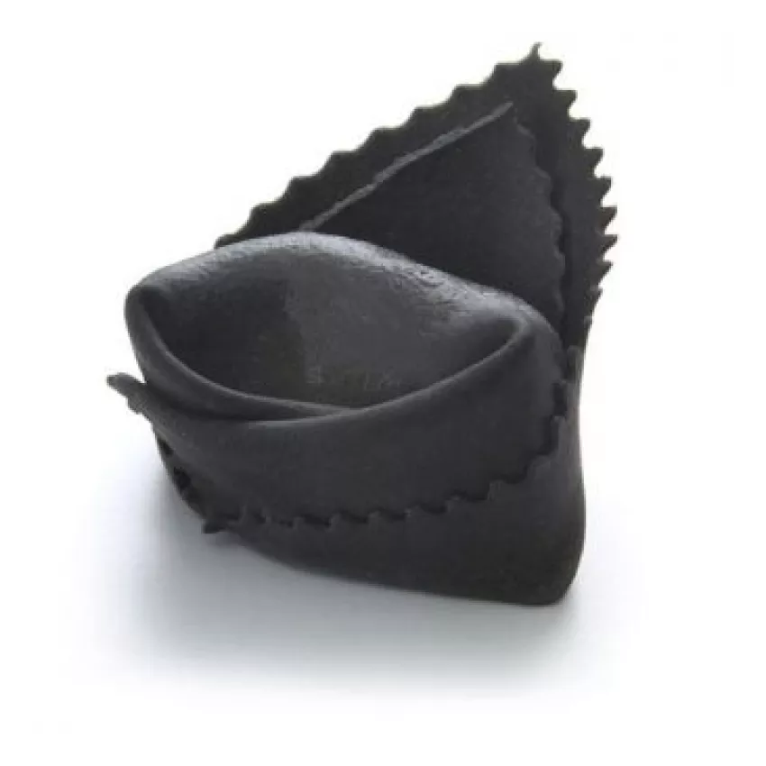 Canuti giant tortelloni with squid ink & salmon 3kg Canuti giant tortelloni with squid ink & salmon 3kg